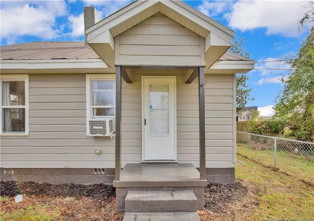 Photo 4 of Single family home for sale at 326 Hawley Ln, Fayetteville, NC 28301 | MLS# 764596 | Listing updated on 2026-07-18
