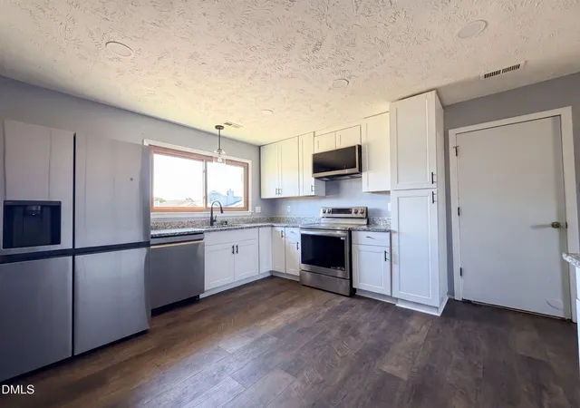Photo 2 of Single family home for sale at 1512 Dovetail Dr, Fayetteville, NC 28314 | MLS# 10175689 | Listing updated on 2026-09-17