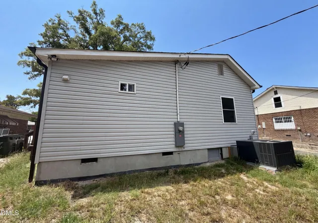 Photo 4 of Single family home for sale at 1501 S Roxboro St, Durham, NC 27707 | MLS# 10175679 | Listing updated on 2026-09-11