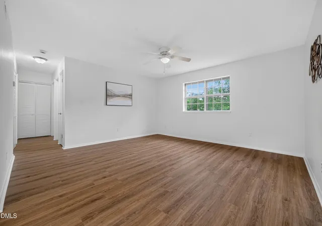 Listing Photo 4 - Condo for sale in building located at 5604 H Fls Of Neuse Rd, Raleigh, NC 27609