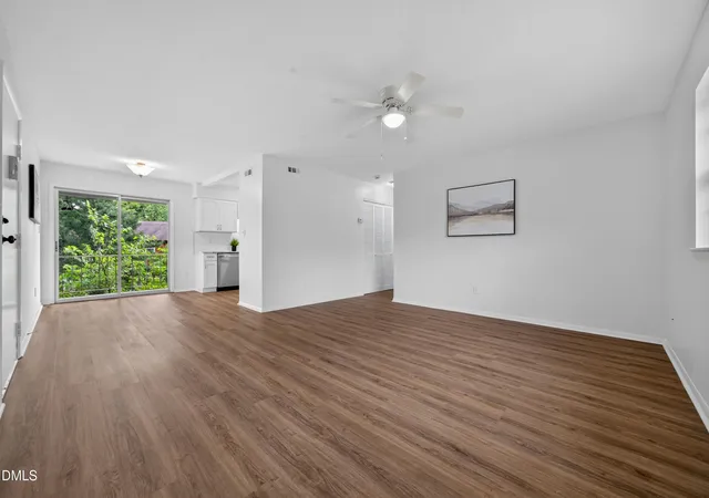 Listing Photo 5 - Condo for sale in building located at 5604 H Fls Of Neuse Rd, Raleigh, NC 27609