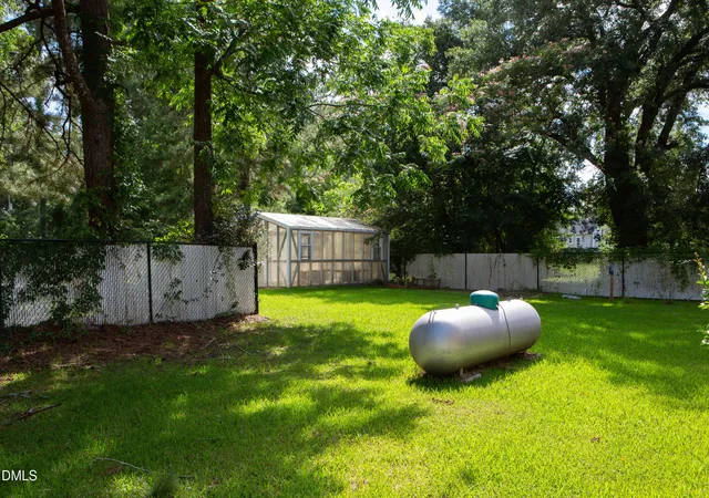Photo 5 of Sale Pending at 211 E Elm St, Bladenboro, NC 28320 | MLS# 10175519 | Listing updated on 2026-08-25