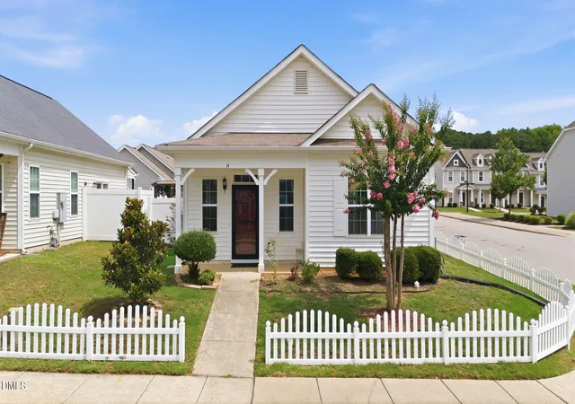 Photo 2 of Single family home for sale at 14 Plott Hound Dr, Clayton, NC 27520 | MLS# 10181457 | Listing updated on 2026-09-09