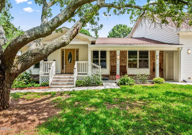 1st image of 810 Bryn Mawr Ct, Apex, NC 27502 | MLS# 10176945