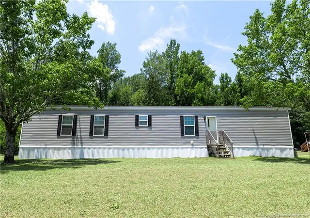 Homes for sale in Maxton, NC | 165 Sanderson Rd, Maxton, NC 28364 | MLS# 764694