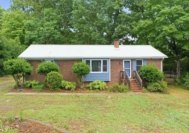 Homes for sale in Mebane, NC | 702 N 9th St, Mebane, NC 27302 | MLS# 10176886