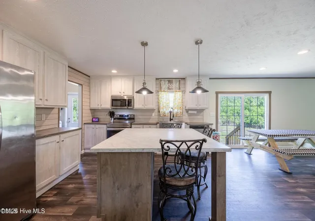 Homes for sale in Kenly, NC | 880 Bay Valley Rd, Kenly, NC 27542 | MLS# 10175633