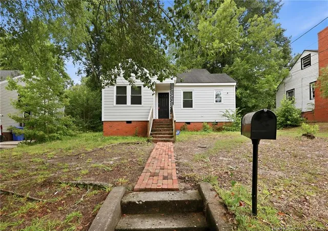 Photo 3 of Single family home for sale at 274 Windsor Dr, Fayetteville, NC 28301 | MLS# 764679 | Listing updated on 2026-09-10