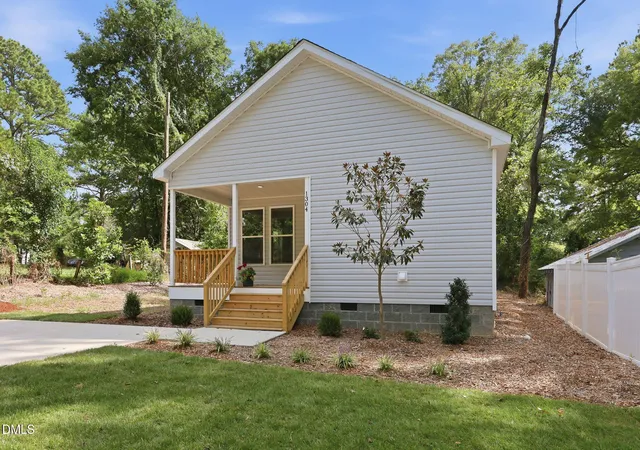 Photo 3 of Single family home for sale at 1304 Goldsboro Ave, Sanford, NC 27330 | MLS# 10176461 | Listing updated on 2026-08-30