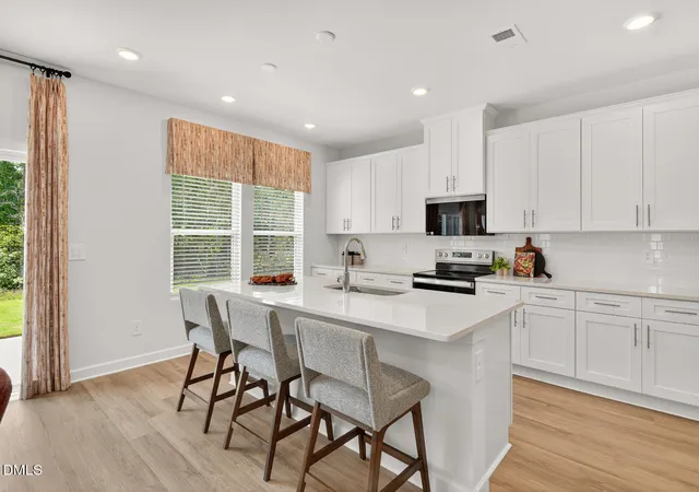 2nd image of 1206 Winding Spg Dr, Mebane, NC 27302 | MLS# 10175648
