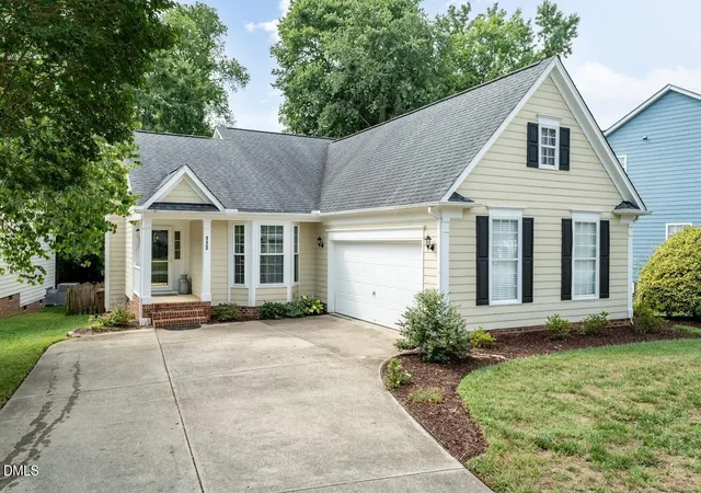 Homes for sale in Holly Springs, NC | 113 Gremar Dr, Holly Springs, NC 27540 | MLS# 10178818