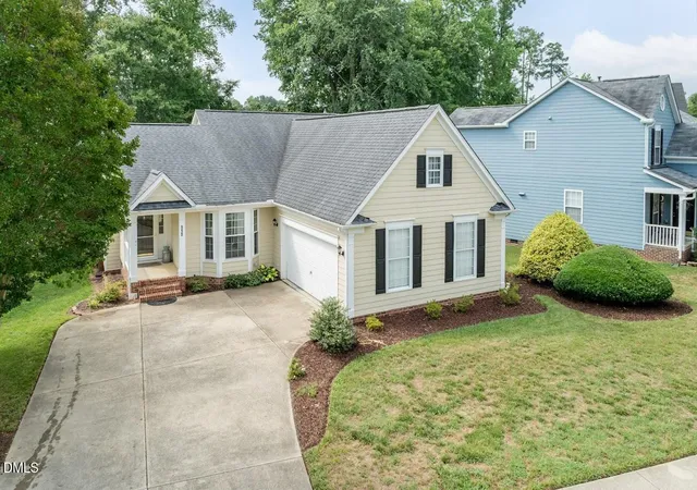 Homes for sale in Holly Springs, NC | 113 Gremar Dr, Holly Springs, NC 27540 | MLS# 10178818