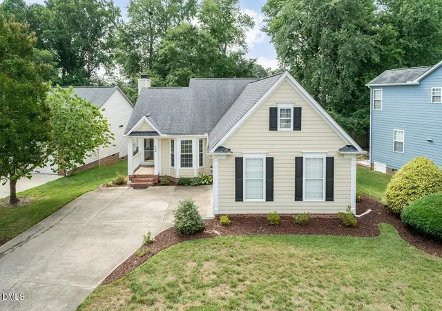 Homes for sale in Holly Springs, NC | 113 Gremar Dr, Holly Springs, NC 27540 | MLS# 10178818