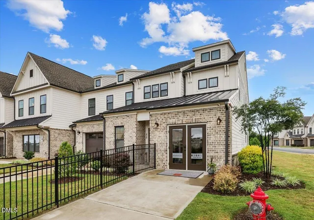 Photo 4 of Townhouse for sale at 48 Paperwhite Pl, Clayton, NC 27527 | MLS# 10180011 | Listing updated on 2026-09-09