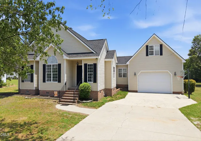 Photo 2 of Sale Pending at 405 Hearthstone Dr, Nashville, NC 27856 | MLS# 10175990 | Listing updated on 2026-08-24