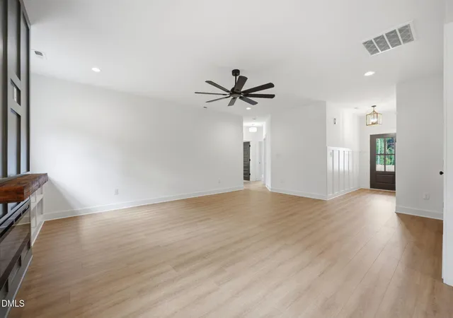 3rd image of 525 Barnes Lndg Dr, Four Oaks, NC 27524 | MLS# 10175817