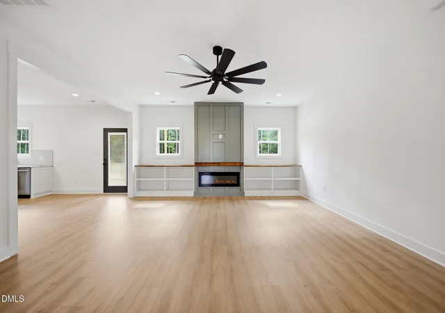 4th image of 525 Barnes Lndg Dr, Four Oaks, NC 27524 | MLS# 10175817