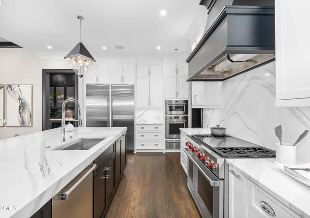 Photo 4 of Single family home for sale at 6508 Century Oak Ct, Raleigh, NC 27613 | MLS# 10175753 | Listing updated on 2026-10-02