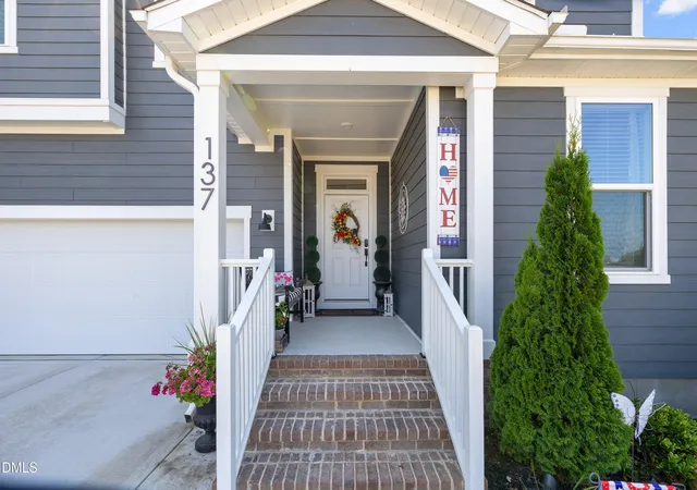 Photo 4 of Single family home for sale at 137 Shadowdale Ln, Rolesville, NC 27571 | MLS# 10175783 | Listing updated on 2026-09-04