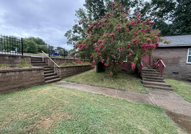 4th image of 4701 Brockton Dr, Raleigh, NC 27604