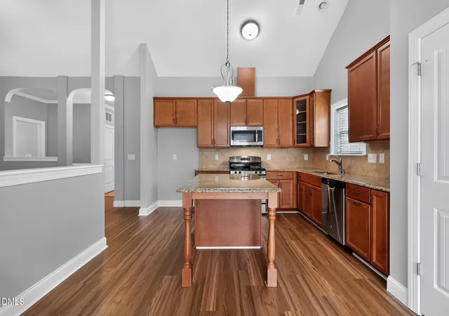 Photo 4 of Single family home for sale at 39 Mcguire Ln, Clayton, NC 27527 | MLS# 10177158 | Listing updated on 2026-09-18