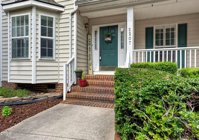 2nd image of 2207 Beckett's Ridge Dr, Hillsborough, NC 27278 | MLS# 10176542
