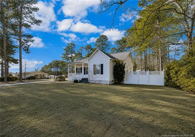 Homes for sale in Saint Pauls, NC | 89 Willoughby Dr, Saint Pauls, NC 28384 | MLS# 764739