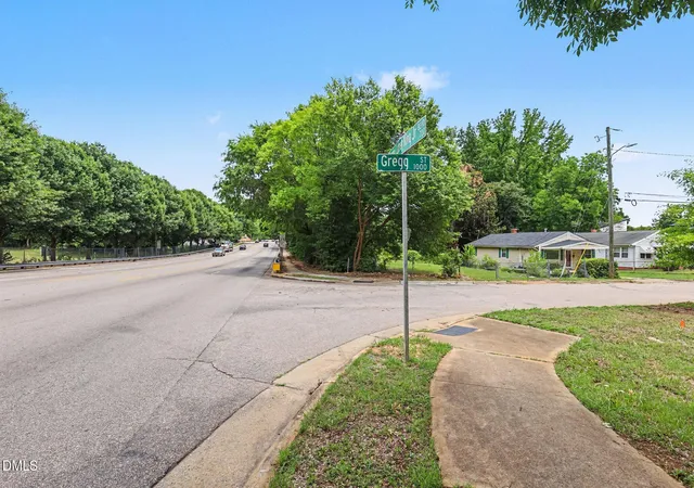 2nd image of 1001 Gregg St, Raleigh, NC 27601 | MLS# 10176604