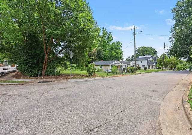 3rd image of 1001 Gregg St, Raleigh, NC 27601 | MLS# 10176604