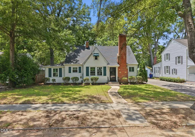 Photo 1 of Single family home for sale at 408 E Lee St, Smithfield, NC 27577 | MLS# 10177061 | Listing updated on 2026-10-05
