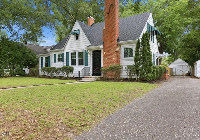 Photo 3 of Single family home for sale at 408 E Lee St, Smithfield, NC 27577 | MLS# 10177061 | Listing updated on 2026-10-05