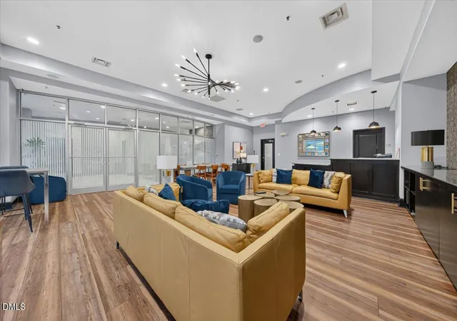 4th image of 222 Glenwood Ave, Raleigh, NC 27603