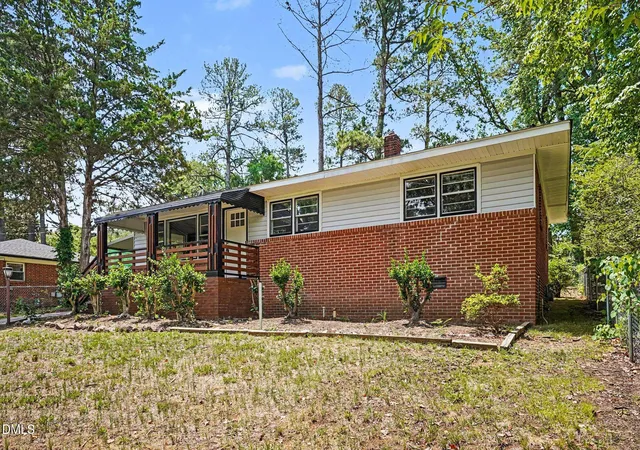 3rd image of 906 Larchwood Dr, Durham, NC 27713 | MLS# 10176501