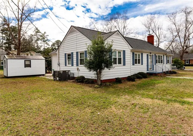 Photo 2 of Single family home for sale at 717 W Cutlar St, Saint Pauls, NC 28384 | MLS# 764788 | Listing updated on 2026-08-20