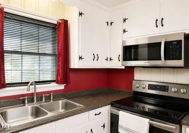 Photo 3 of Sale Pending at 702 Crestview Ave SW, Wilson, NC 27893 | MLS# 10175930 | Listing updated on 2026-09-03