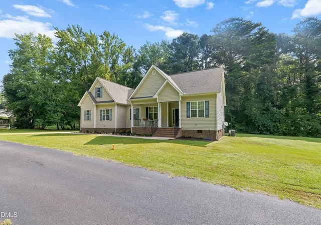 Photo 2 of Sale Pending at 140 Lee Ln, Smithfield, NC 27577 | MLS# 10179054 | Listing updated on 2026-08-26