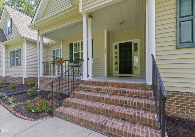Photo 3 of Sale Pending at 140 Lee Ln, Smithfield, NC 27577 | MLS# 10179054 | Listing updated on 2026-08-26