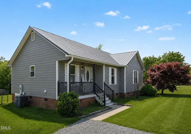 Photo 3 of Single family home for sale at 1028 Forest Glen Dr, Raleigh, NC 27603 | MLS# 10176148 | Listing updated on 2026-09-19