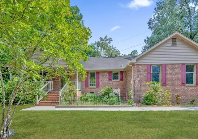 2nd image of 4014 Arcadia Ct, Fayetteville, NC 28311 | MLS# 10176249