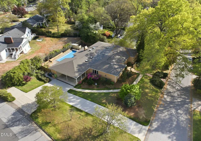Photo 4 of Single family home for sale at 2420 Tyson St, Raleigh, NC 27612 | MLS# 10176421 | Listing updated on 2026-09-03