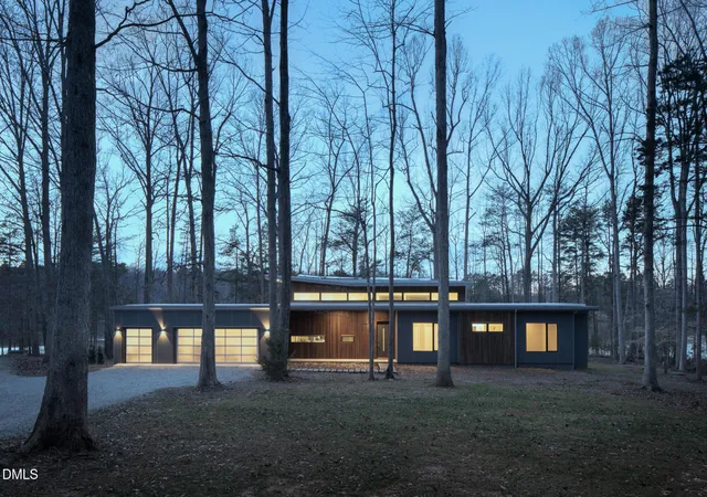 Photo 4 of Single family home for sale at 928 Shorefront Ln, Hillsborough, NC 27278 | MLS# 10177230 | Listing updated on 2026-07-27