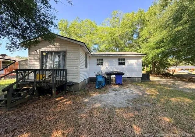 Photo 2 of Single family home for sale at 816 Commerce St, Fayetteville, NC 28305 | MLS# 764424 | Listing updated on 2026-08-19