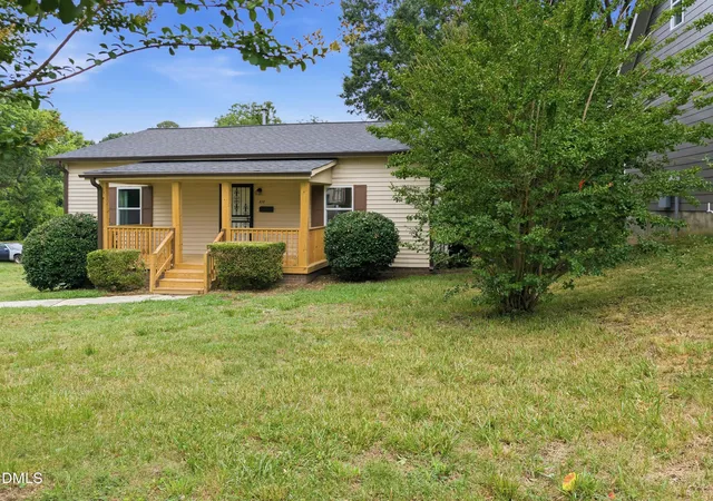 Homes for sale in Burlington, NC | 820 Chandler Ave, Burlington, NC 27217 | MLS# 10176825