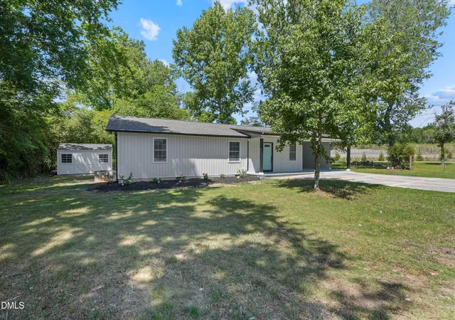 Homes for sale in Sanford, NC | 2318 Caroline Dr, Sanford, NC 27330 | MLS# 10176369