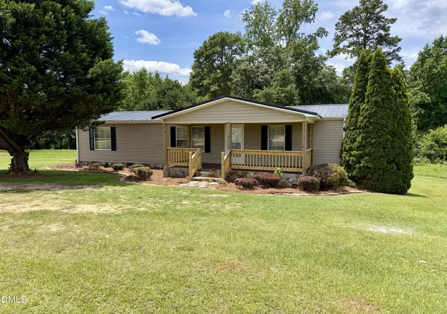 Homes for sale in Raeford, NC | 1155 Townsend Rd, Raeford, NC 28376 | MLS# 10176191