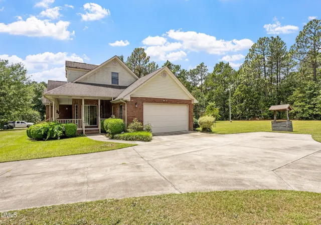 Homes for sale in Bunnlevel, NC | 20 Senter Ln, Bunnlevel, NC 28323 | MLS# 10176390