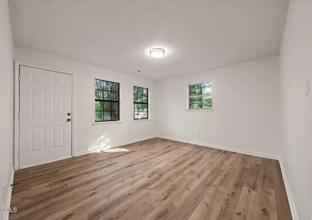 3rd image of 613 Locust Rd, Hillsborough, NC 27278 | MLS# 10178474