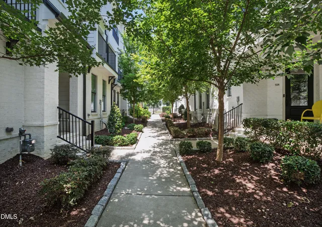 Homes for sale in Raleigh, NC | 1501 Draper Vw Lp, Raleigh, NC 27608