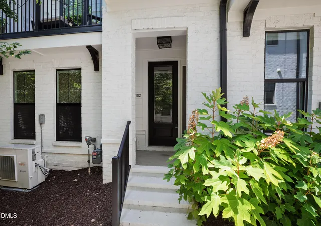 Homes for sale in Raleigh, NC | 1501 Draper Vw Lp, Raleigh, NC 27608