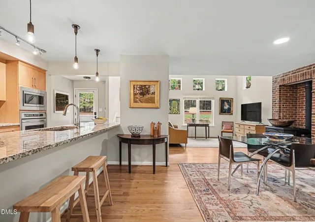 2nd image of 604 Bolin Creek Dr, Carrboro, NC 27510 | MLS# 10176339